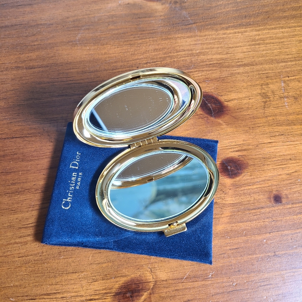 Dior Vintage Gold Compact Mirror With Dustbag Makeup Mirror - Picture 8 of 12